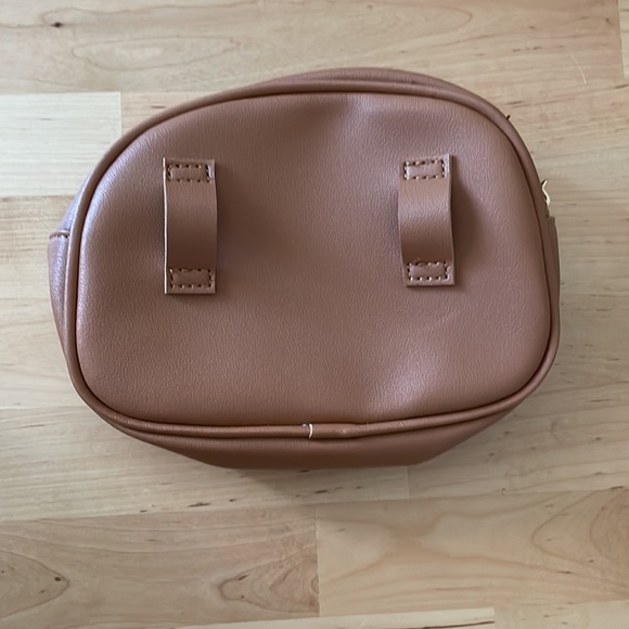 Sale! Basketweave Belt Bag - Picture 2 of 4